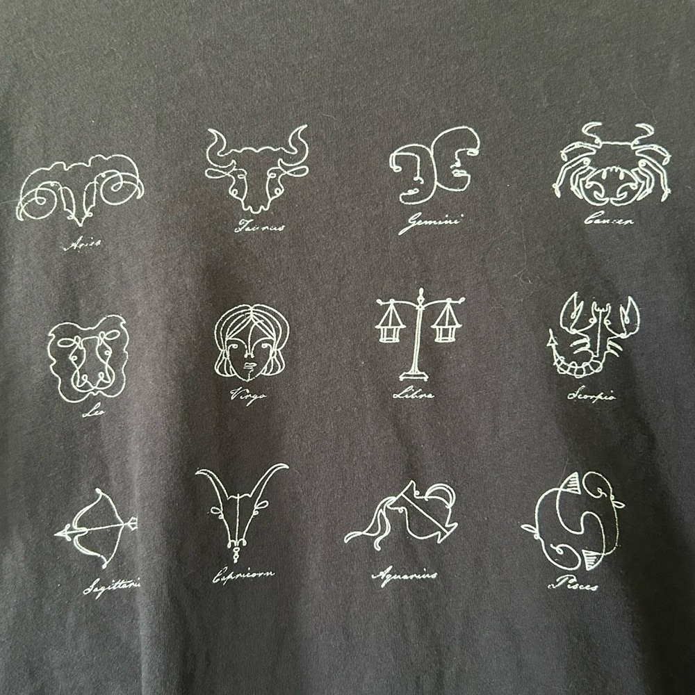 H&M astrology, 100% cotton soft jersey tee with sewn in cuffs on sleeves. Size S - Picture 2 of 6